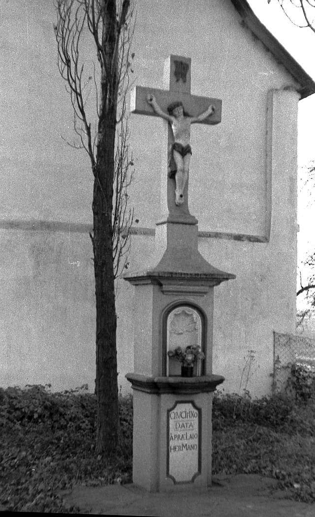 Uedorfer Kreuz vor dem Heisterbacher Hof
