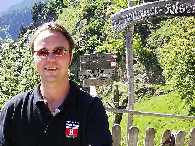 Uedorf-Polohemd erobert die Welt (11): Dorf Tirol Hochmuth Südtirol