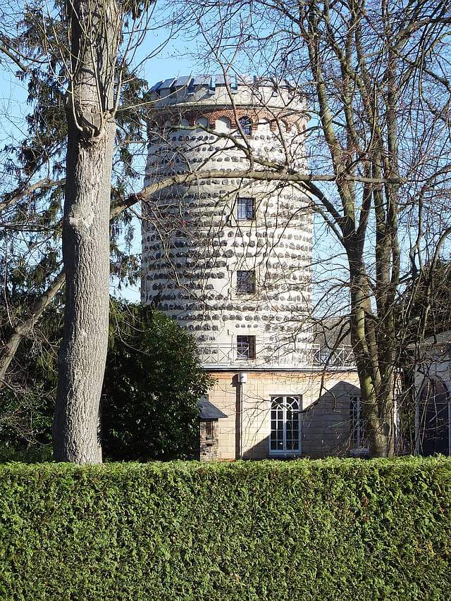 Uedorfer Windmühle von der Straßenseite aus