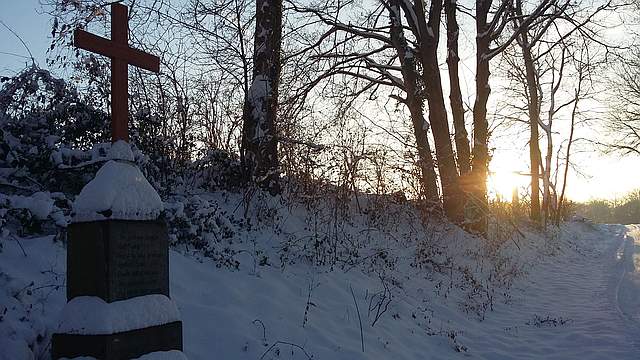 Uedorfer Unfallkreuz im Schnee