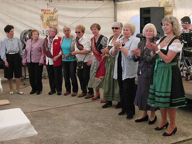 Weinfest Uedorf 2014: Ex-Weinköniginnen zu Gast